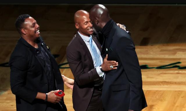 官方网站-雷·阿伦现身KG球衣退役仪式 三巨头一个都不能少